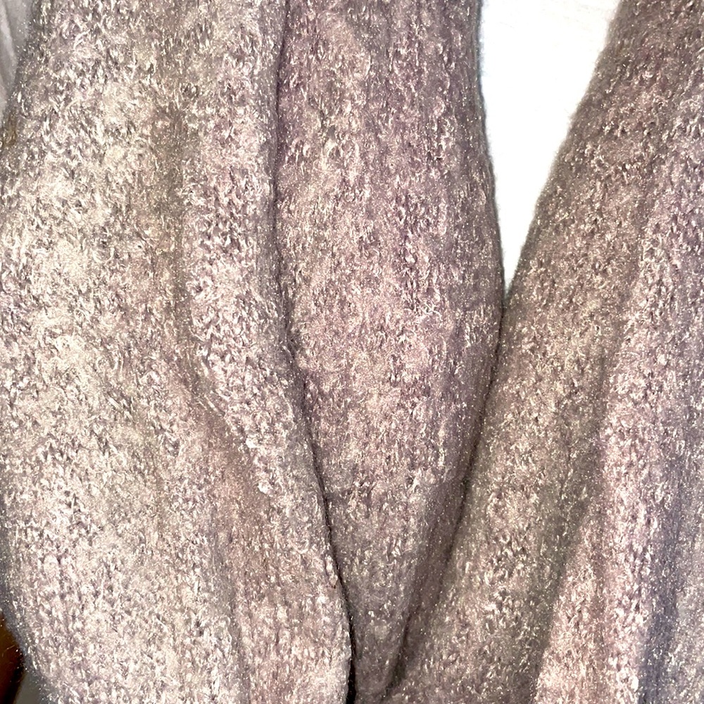 Guess | Infinity Scarf - Picture 2 of 3